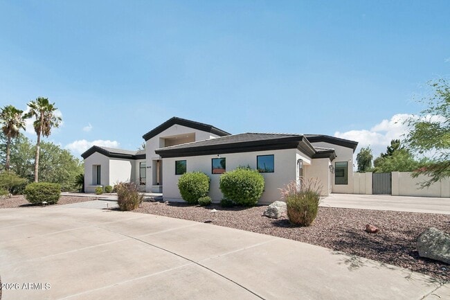 Building Photo - 8645 E Wood Dr