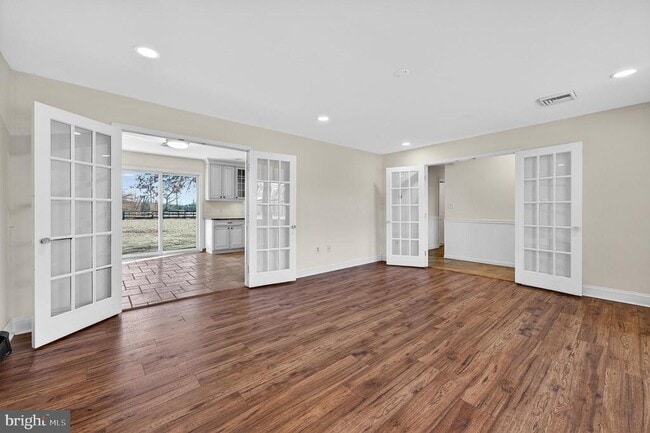 Building Photo - 27 Reeves Station Rd