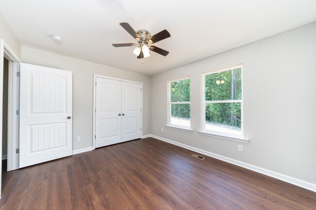 Building Photo - Gorgeous Home in Odenville! Fresh, Modern ...