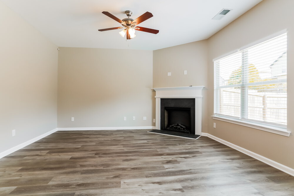 Building Photo - 987 Grenier Terrace NE