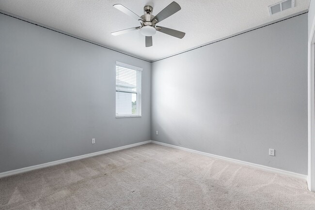 Building Photo - AMAZING 3/4 GORGEOUS HOME IN GATED COMMUNI...