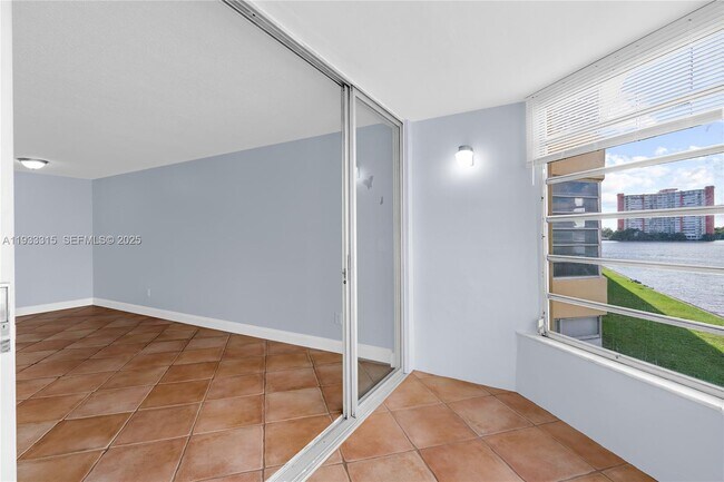 Building Photo - 1300 NE 191st St