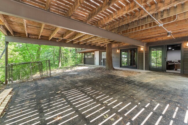 Building Photo - 2785 Osborne Rd NE