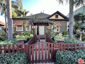 Building Photo - 1436 E 4th St