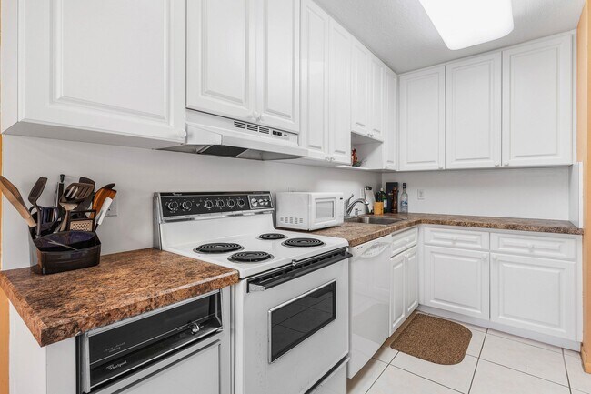 Building Photo - 29 Stratford Ln W