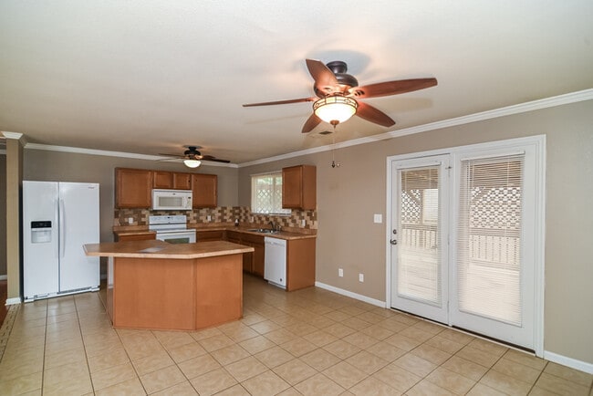 Building Photo - 15337 Tyler Mill Dr