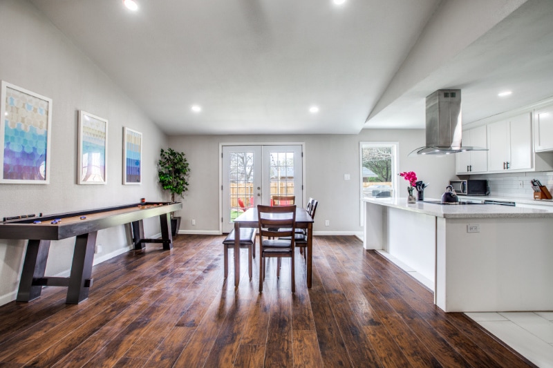 Building Photo - 831 Loganwood Ave