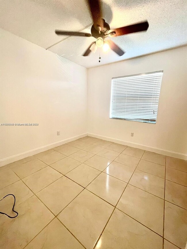 Building Photo - 20825 NE 8th Ct