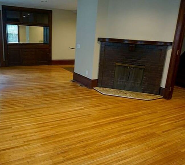 Building Photo - Affordable 6-Bedroom House Close to U of M...