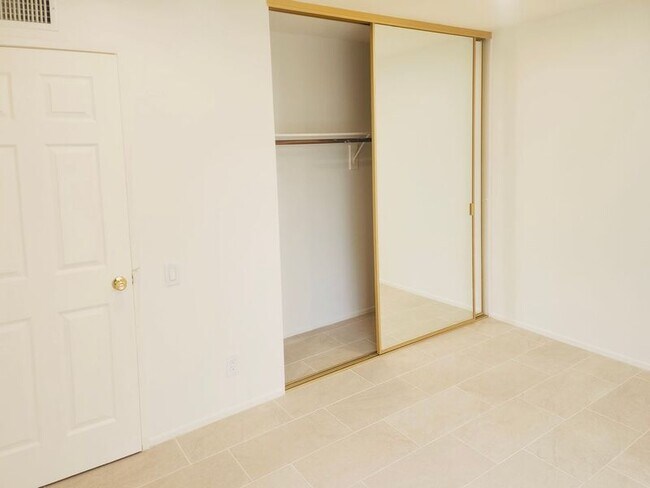 Building Photo - 23581 Via Calzada