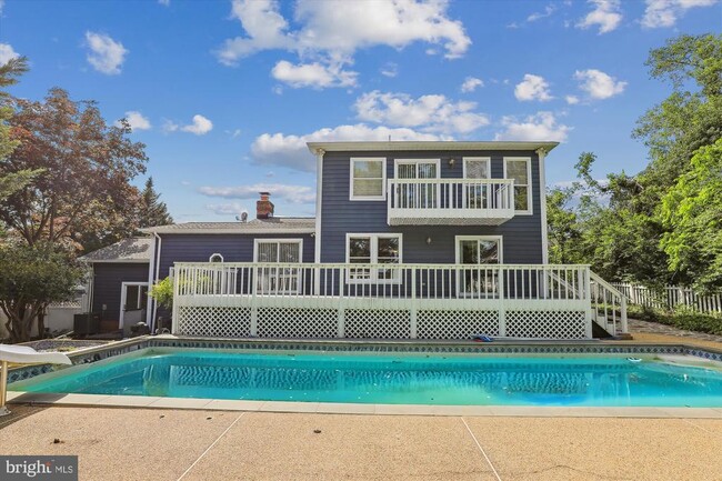 Building Photo - 404 Fairlea Dr