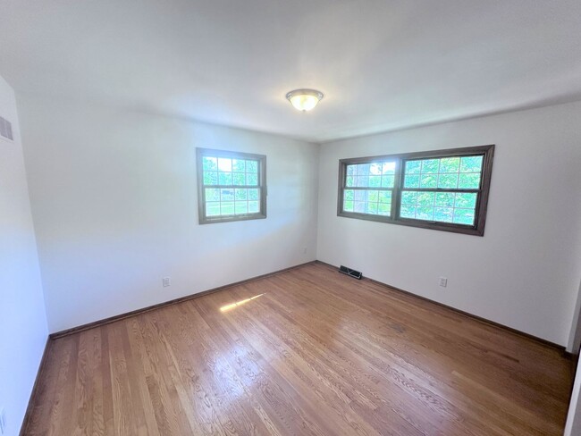 Building Photo - Kleisinger Duplex