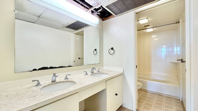 Building Photo - Available NOW - Highly Desired 2 BED 2 BAT...