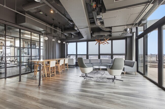 Building Photo - 1530 S State St