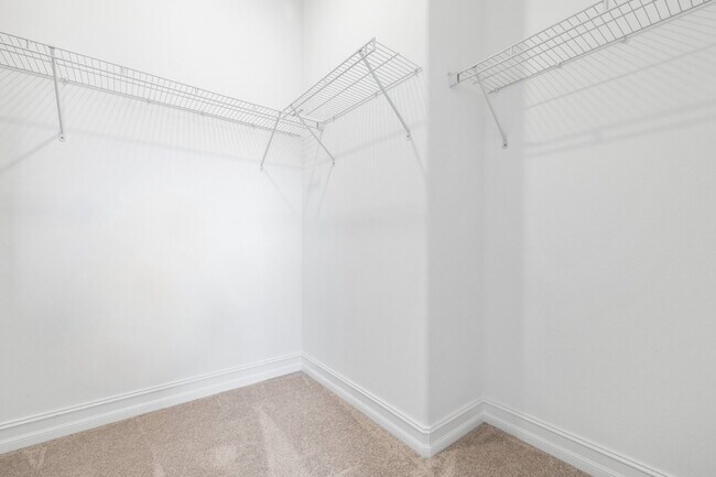Building Photo - "Charming Estancia Luxury 3-Bed home in We...