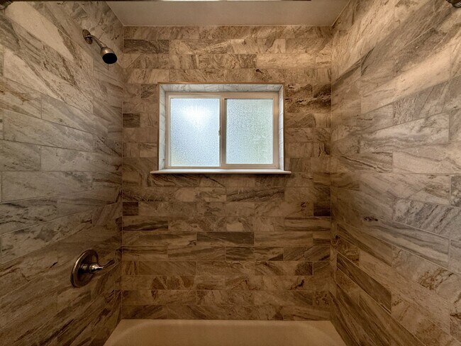 Building Photo - 1415 S Jackson St