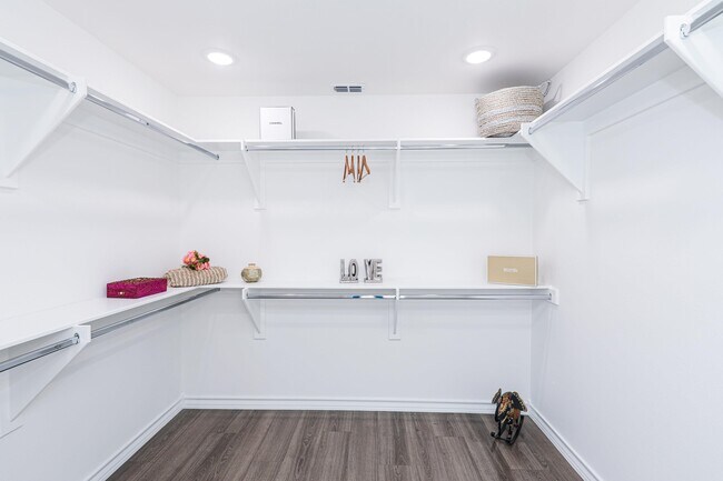 Building Photo - 9903 Bijan Dr