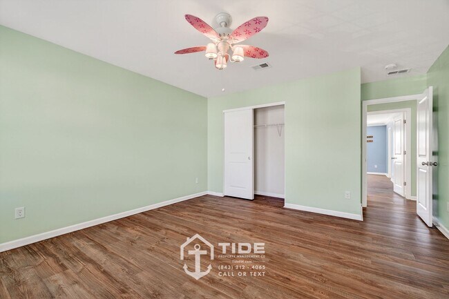 Building Photo - Your Carolina Bay Haven