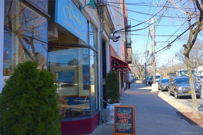 Building Photo - 14 Bonnett Ave