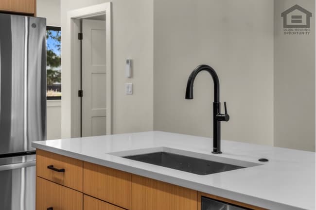 Building Photo - Luxury Townhomes in Redmond, OR! BRAND NEW! NEVER LIVED IN! -- 2 Bed & 3 Bed Floorplans!