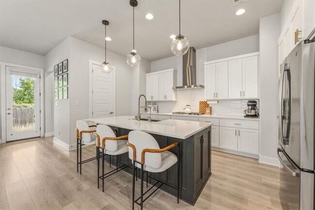 Building Photo - 4505 Post Loop