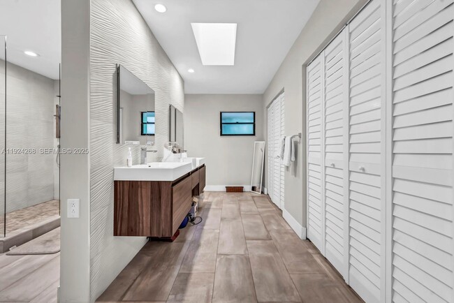 Building Photo - 5800 SW 73rd Ave