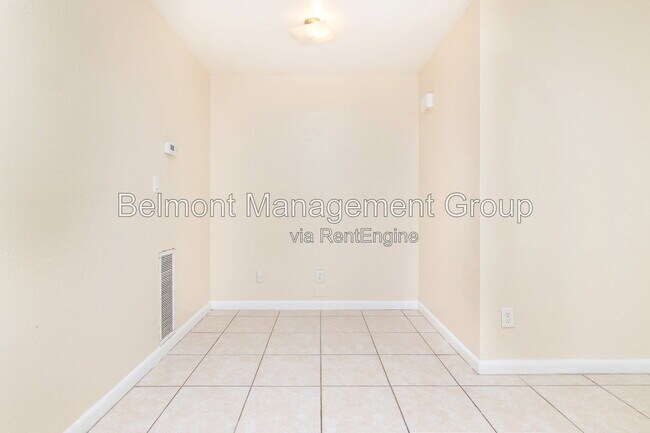 Building Photo - 94 Columbia St