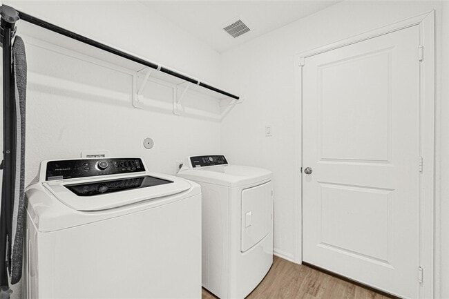 Building Photo - 13765 Kit Run