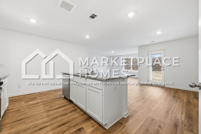 Building Photo - 3814 Magnolia Hls Dr