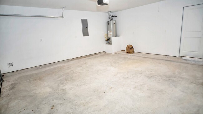 Building Photo - 132 Pine Bend Ct