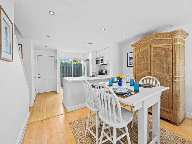 Building Photo - 1989 NE 15th Ave