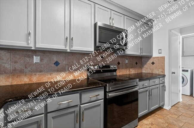 Building Photo - 2031 Towngate Dr