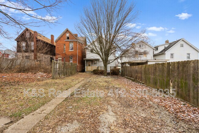 Building Photo - 1406 Hamilton St