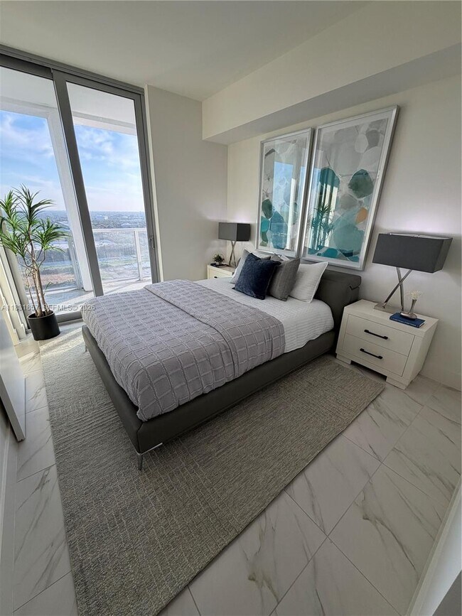 Building Photo - 2000 Metropica Wy