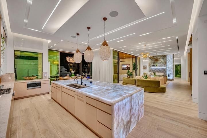 Building Photo - 408 Coral Way