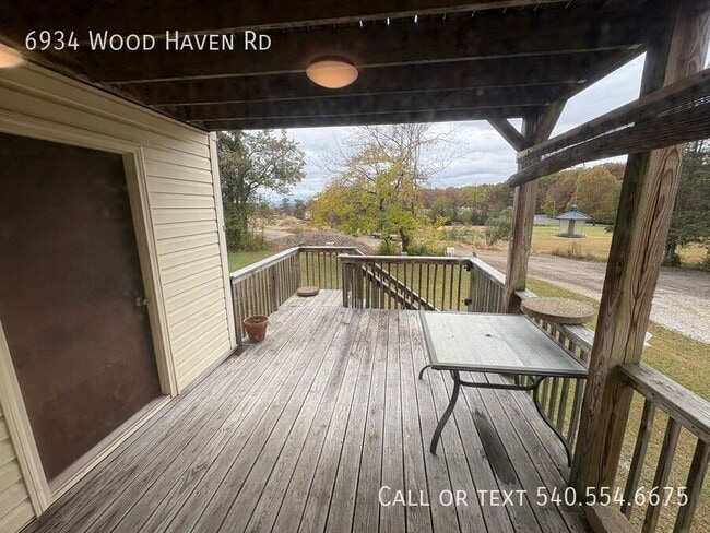 Building Photo - 6934 Wood Haven Rd