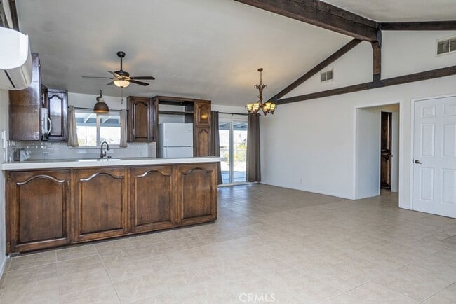 Building Photo - Beautiful 2 Bedroom Home