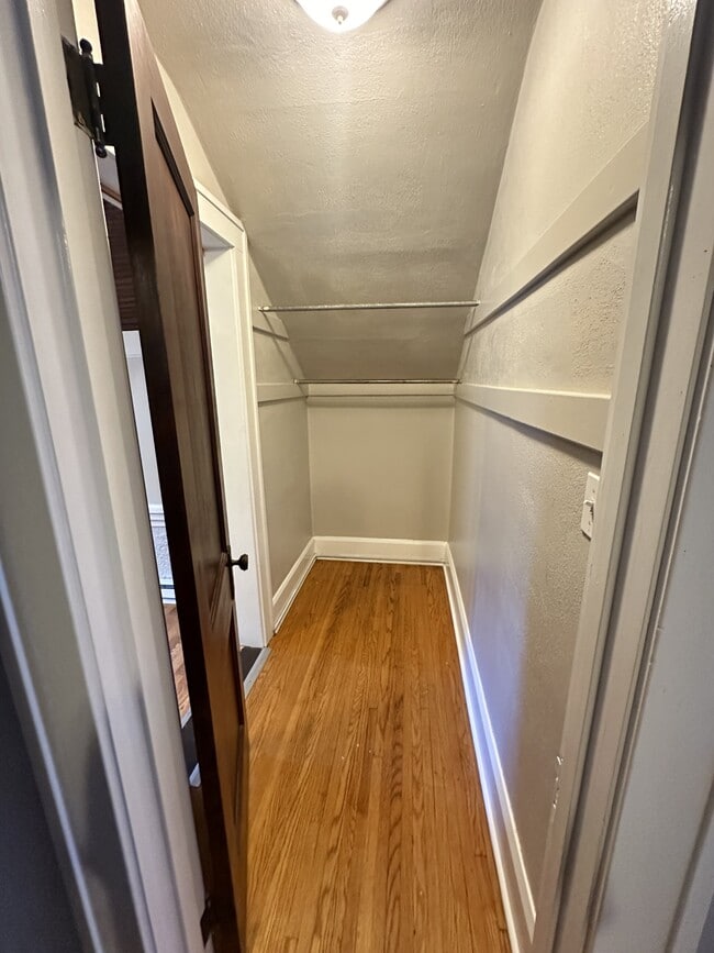 Building Photo - 2108 Oxford St