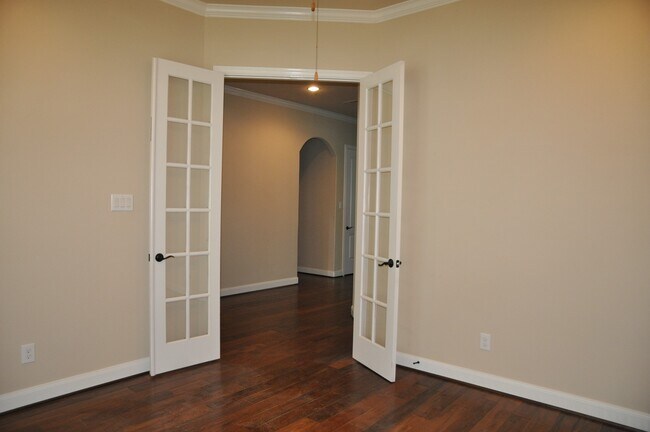 Building Photo - 27619 Lodgemist Ct