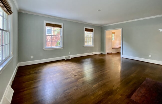 Building Photo - 1317 Vickers Ave