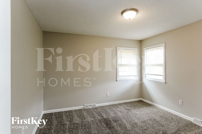 Building Photo - 815 Rowell St