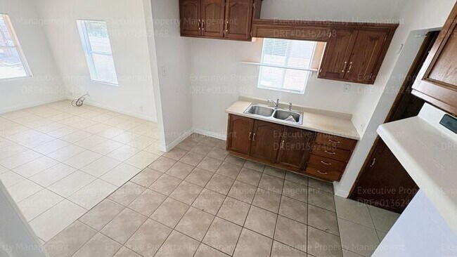 Building Photo - 2 bedroom 1 bathroom home near 34th St/ Chester Ave