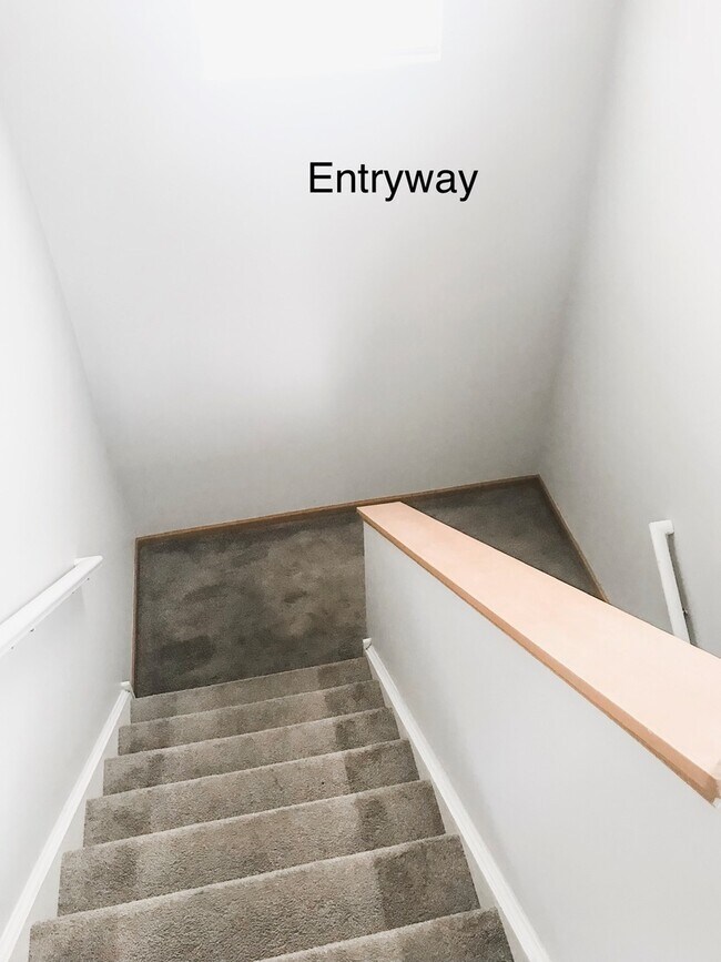 Building Photo - 1131 Silverstone Dr