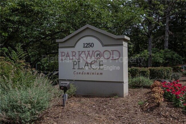 Building Photo - 1250 Parkwood Cir SE