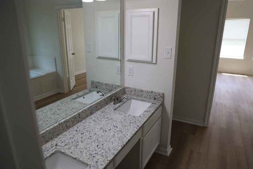 Building Photo - 13778 Sablesprings Ln