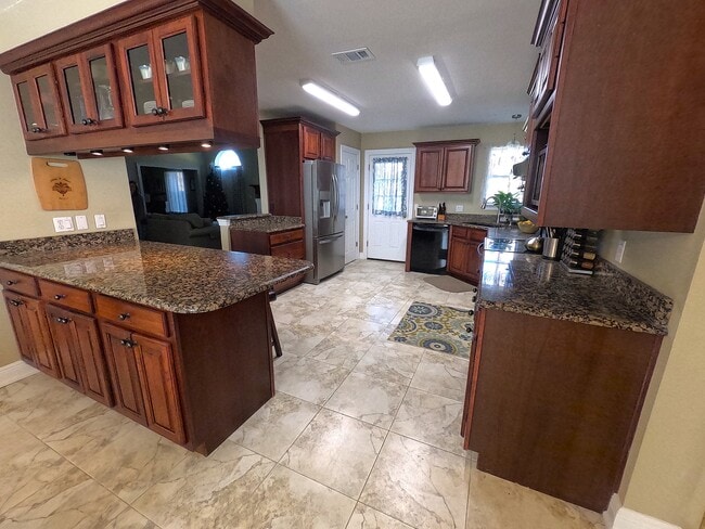 Building Photo - 998 Fay Dr