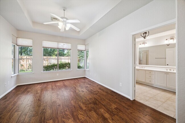 Building Photo - 6 Douvaine Ct