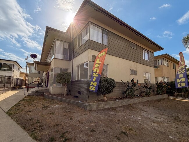 Building Photo - 4024 Palmwood Dr