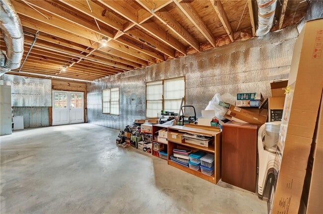Building Photo - 2448 Kings Arms Dr