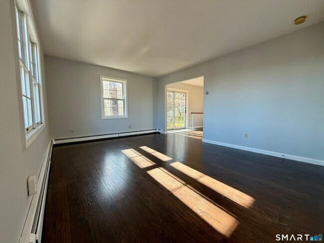 Building Photo - 154 E Main St